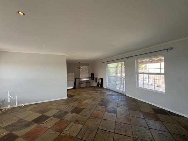 To Let 5 Bedroom Property for Rent in West Beach Western Cape